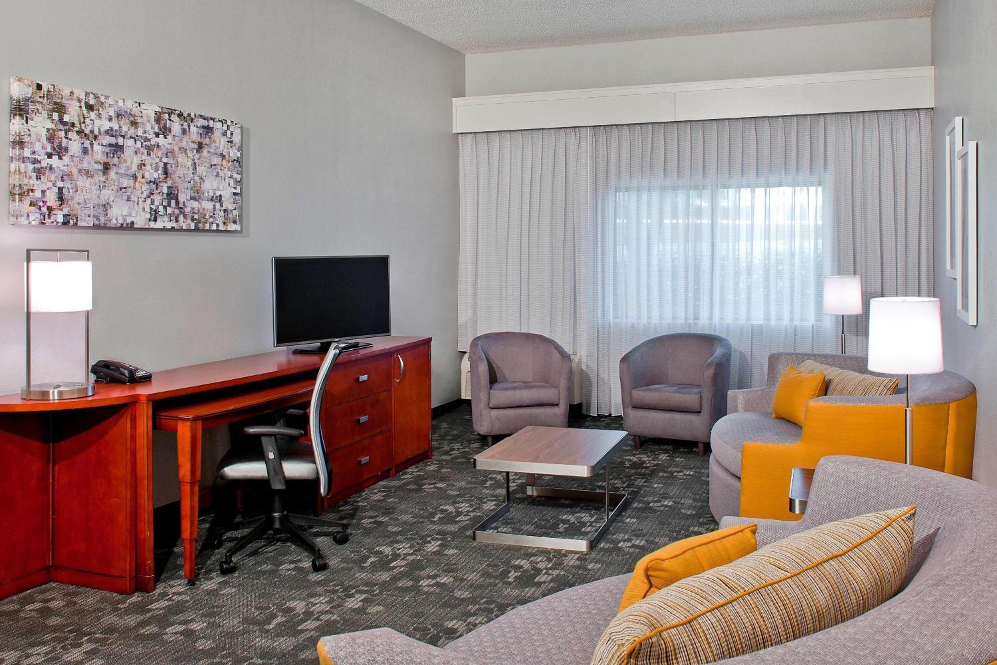 Courtyard By Marriott Charlotte Ballantyne Экстерьер фото
